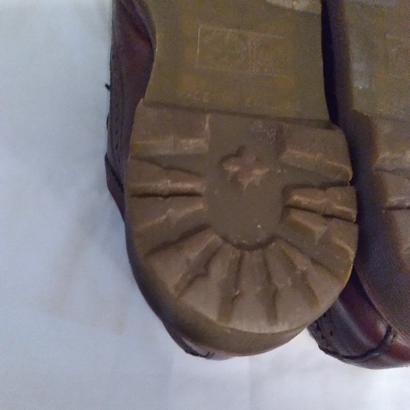 Dr Martin Oxford Wingtips 12 - Picture 10 of 16